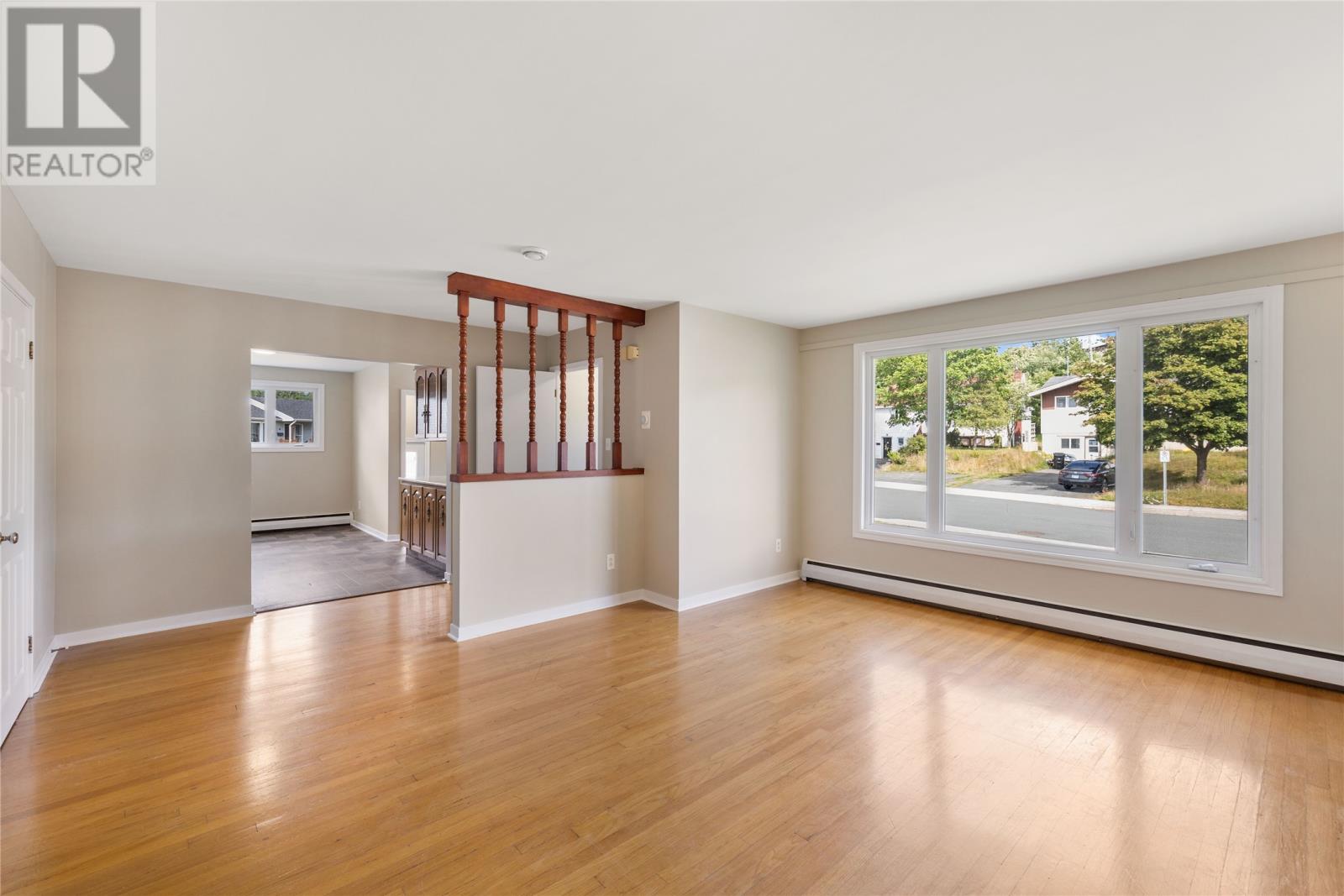 Property at 10 Grenfell Avenue image 5