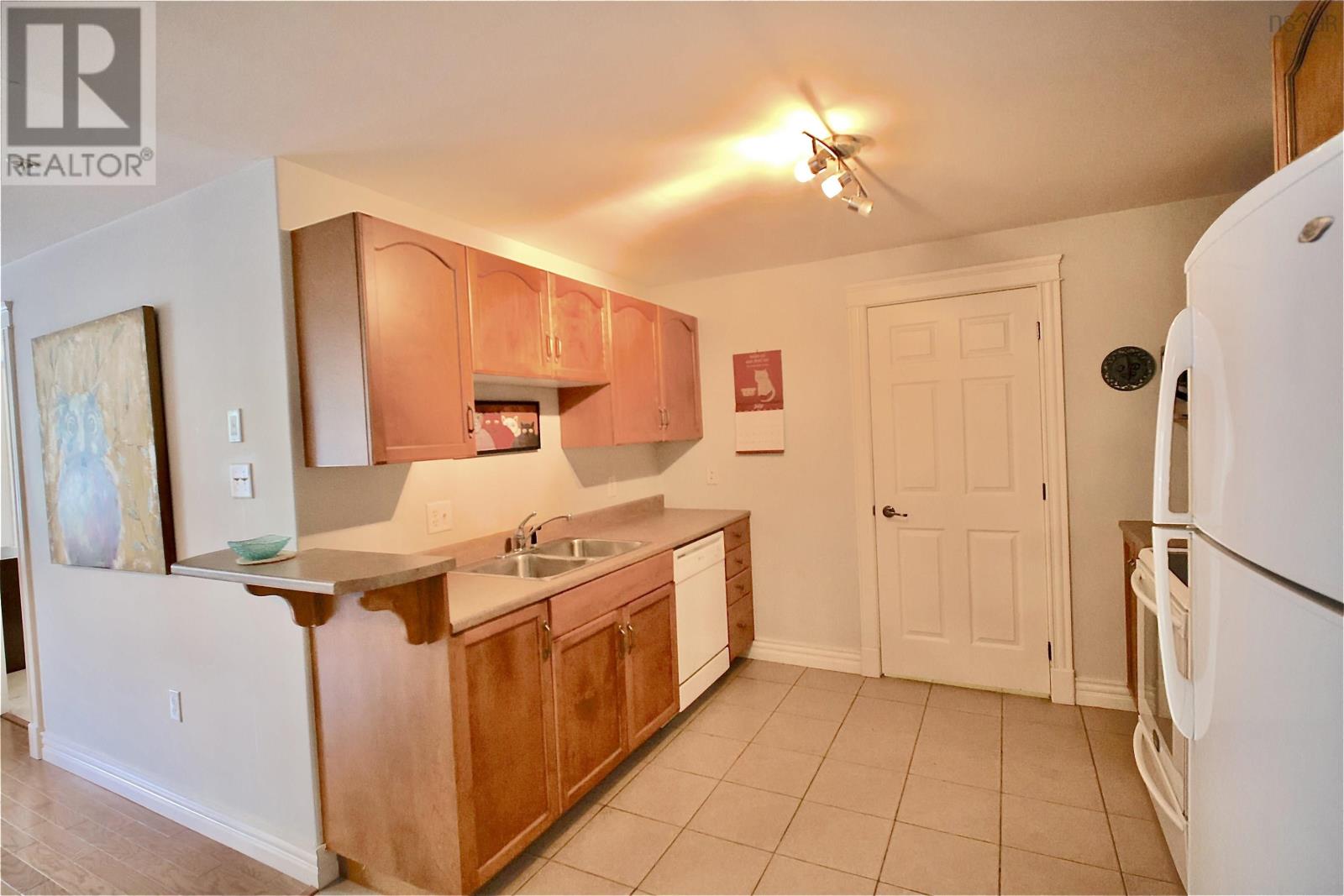 302 476 Main Street, Mahone Bay, Nova Scotia  B0J 2E0 - Photo 6 - 202518501