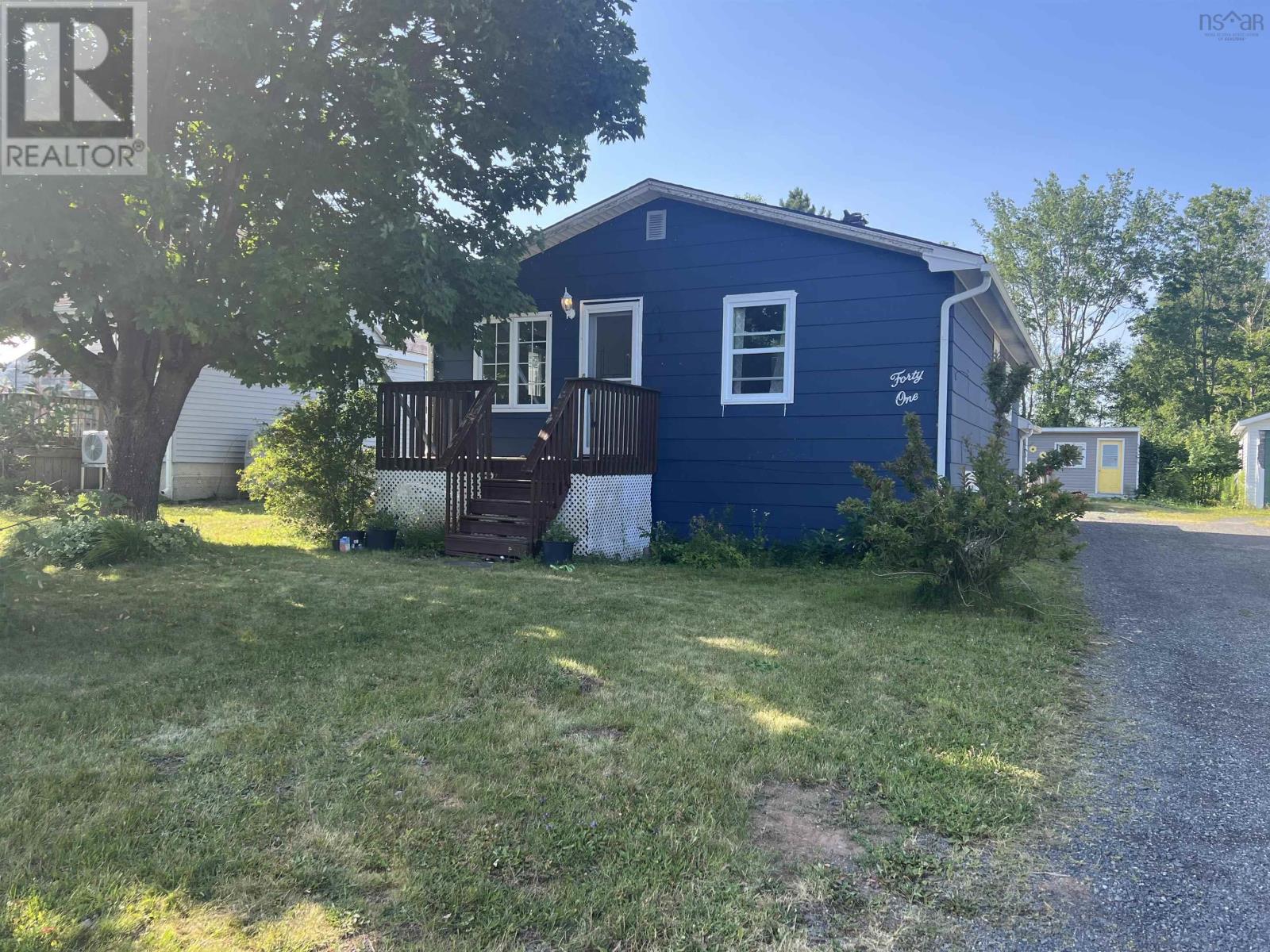 41 Coll Avenue, Stellarton, Nova Scotia  B0K 1S0 - Photo 1 - 202519001