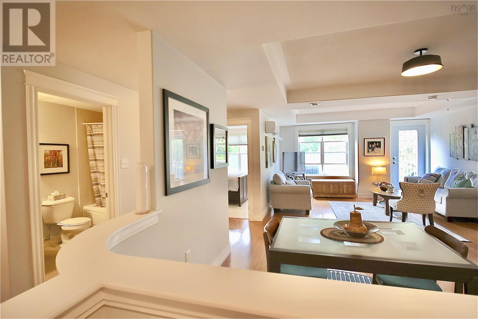 302 476 Main Street, Mahone Bay, Nova Scotia  B0J 2E0 - Photo 3 - 202518501