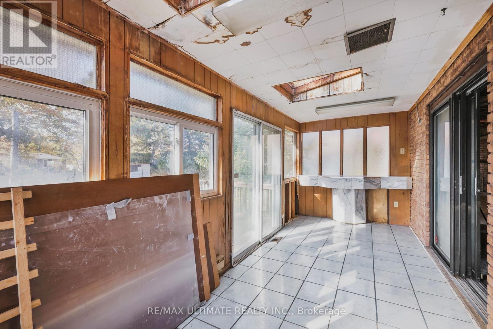 Property at 1010 RITSON ROAD N image 3