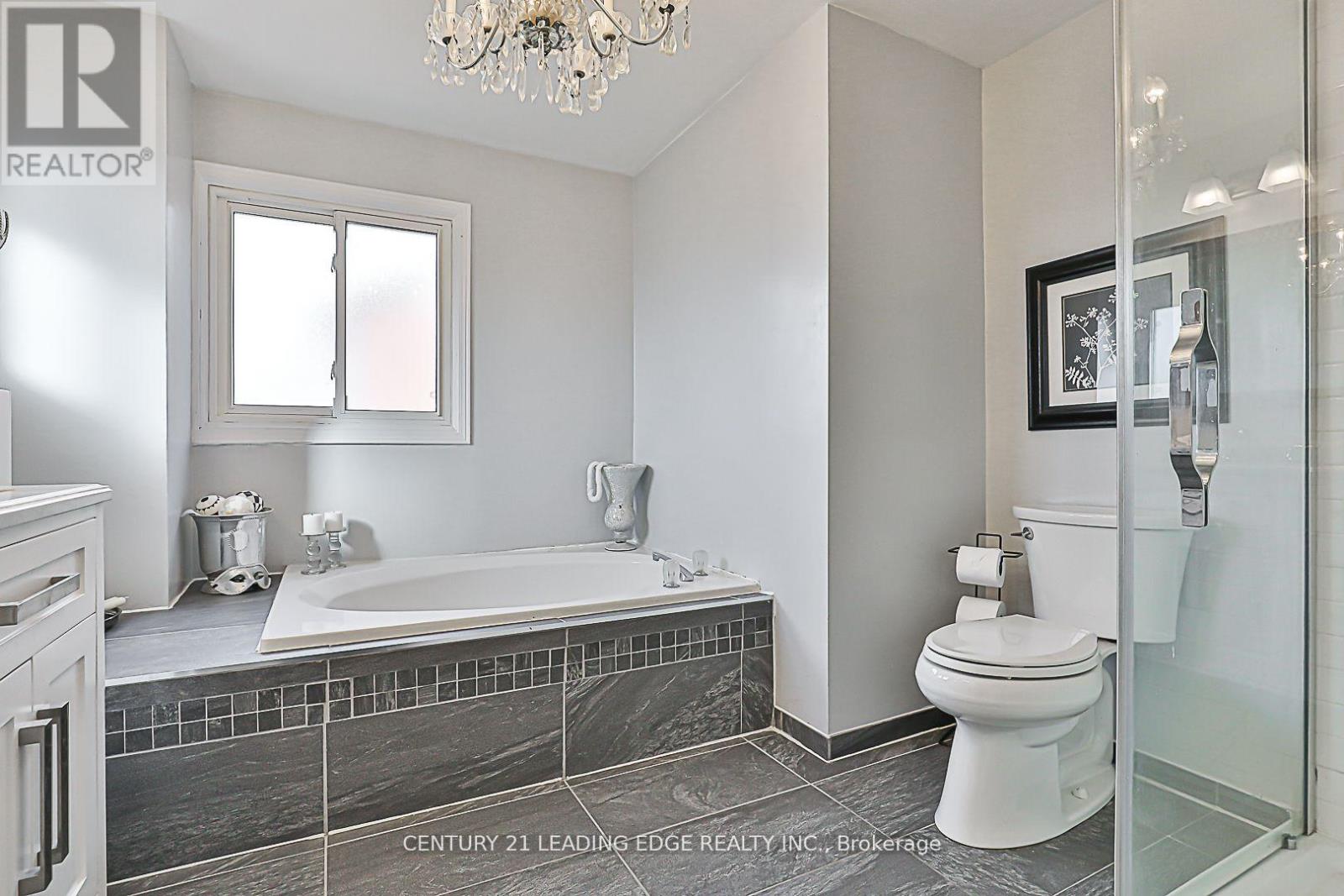 724 Barnes Crescent, Oshawa, Ontario  L1J 8K1 - Photo 25 - E12324818