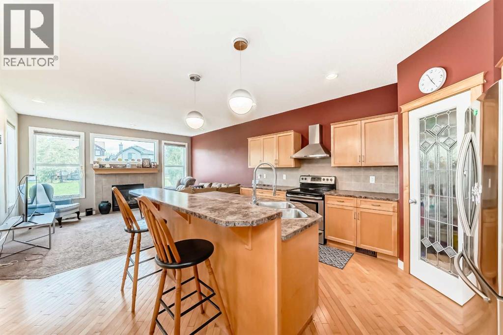 Property at 174 Brightonstone Landing SE image 5