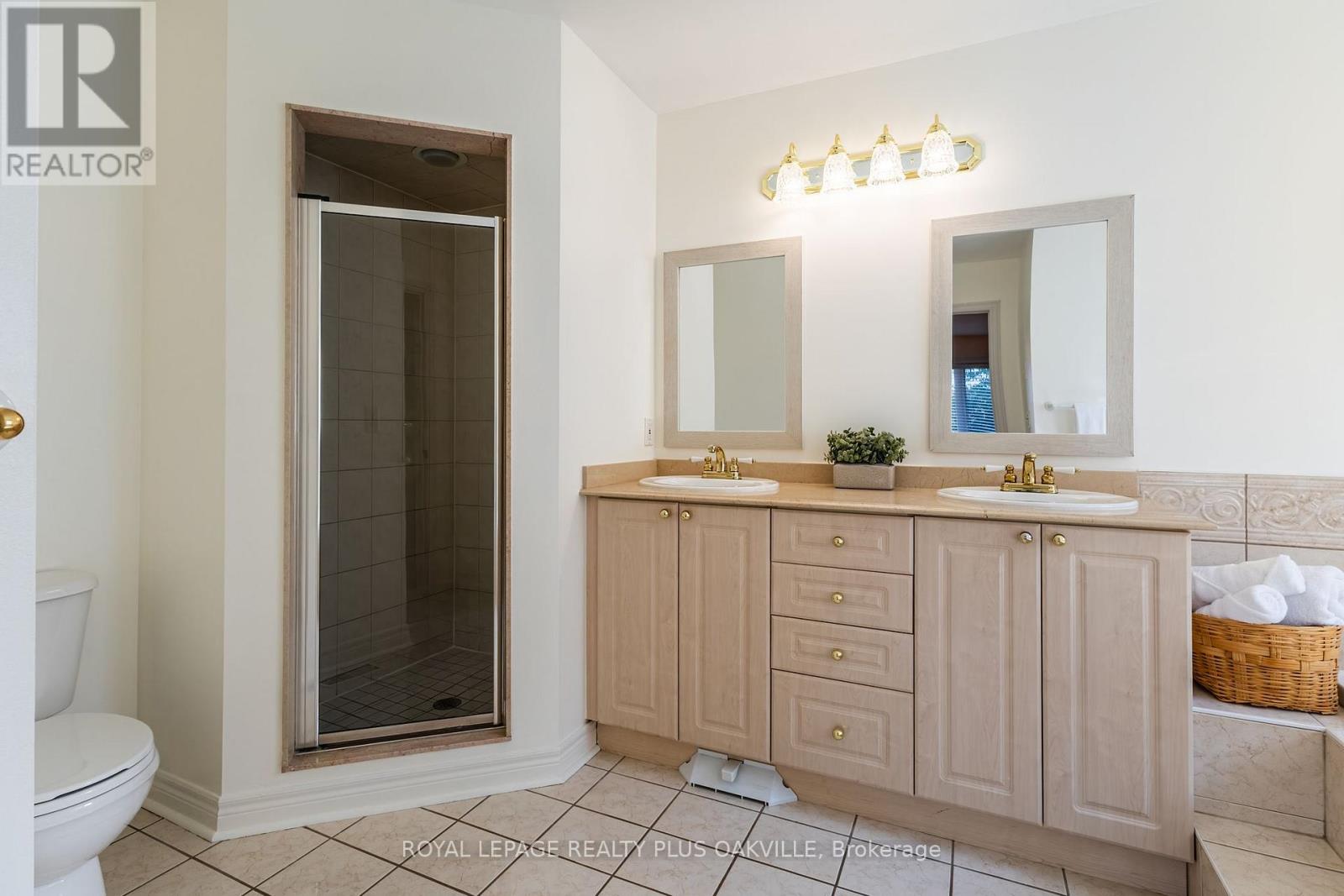 2272 Overfield Road, Oakville, Ontario  L6M 3S8 - Photo 30 - W12321755