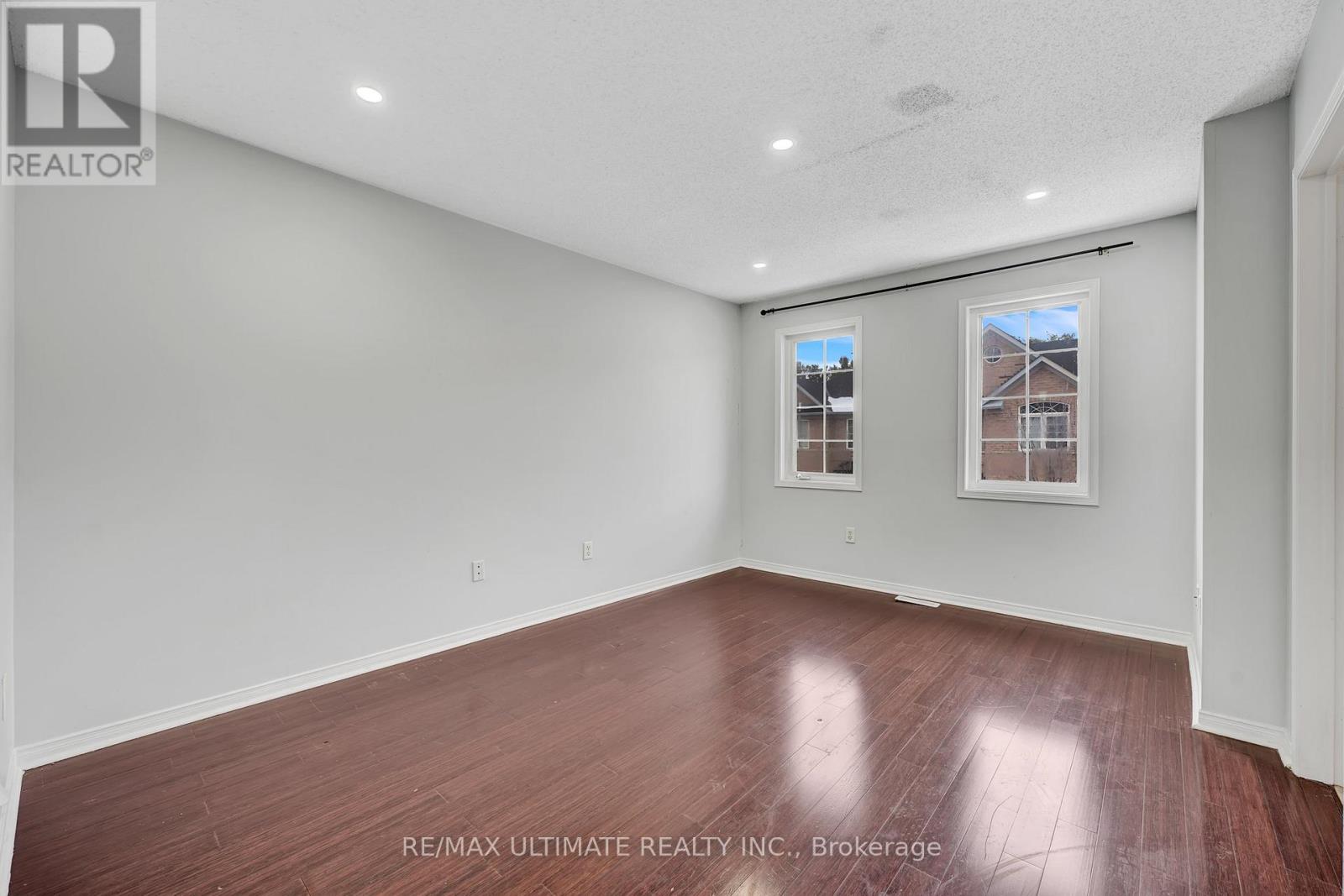 73 Bernard Avenue, Brampton, Ontario  L6Y 5S4 - Photo 4 - W12324748