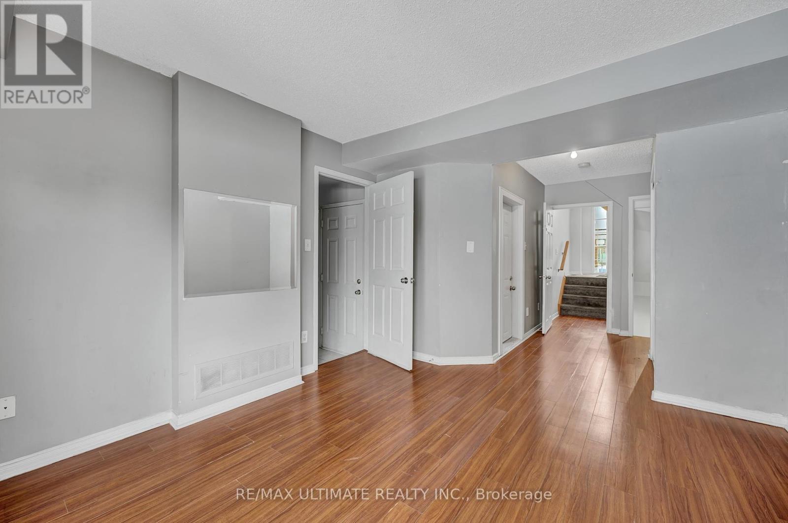 73 Bernard Avenue, Brampton, Ontario  L6Y 5S4 - Photo 5 - W12324748