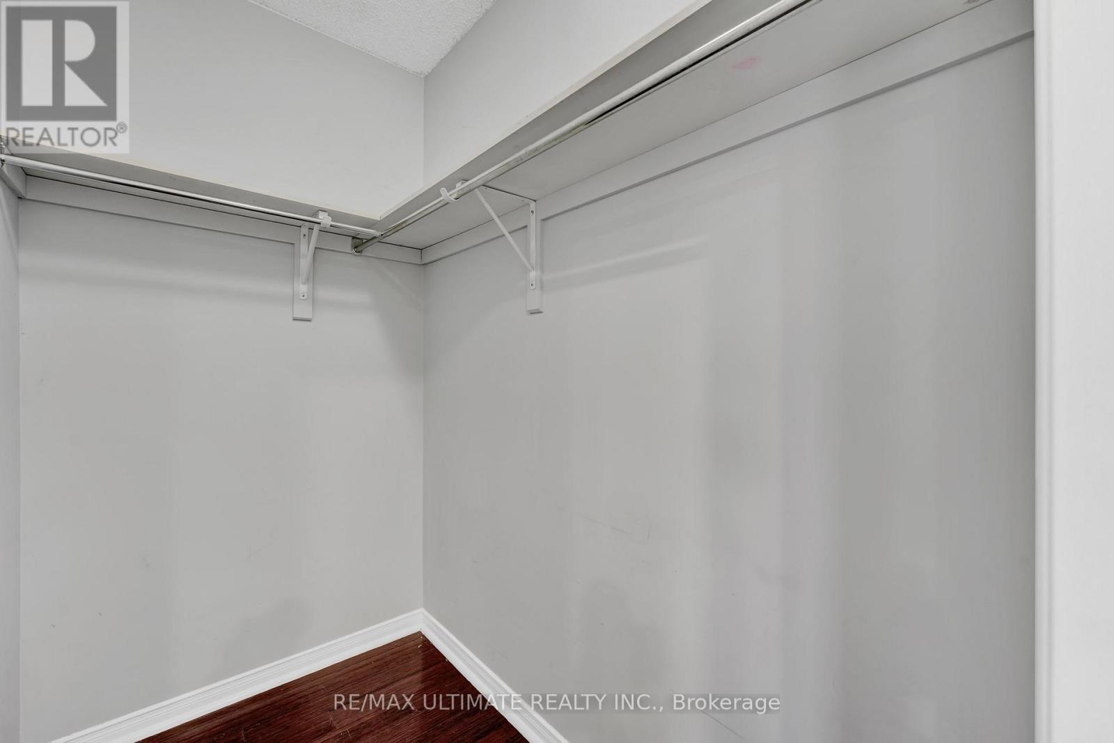 73 Bernard Avenue, Brampton, Ontario  L6Y 5S4 - Photo 8 - W12324748
