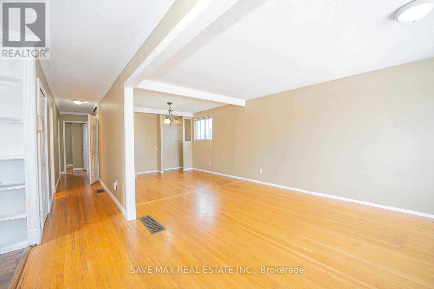 Property at 102 SUTHERLAND AVENUE image 5