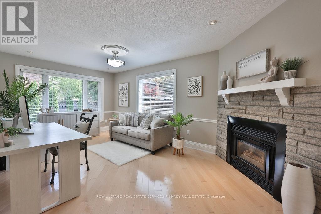 1165 Jeff Drive, Oakville, Ontario  L6J 7N7 - Photo 18 - W12324769