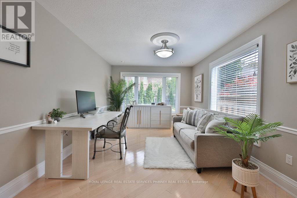 1165 Jeff Drive, Oakville, Ontario  L6J 7N7 - Photo 19 - W12324769