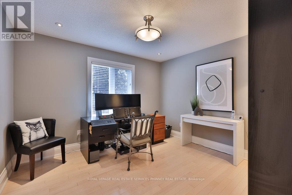 1165 Jeff Drive, Oakville, Ontario  L6J 7N7 - Photo 20 - W12324769