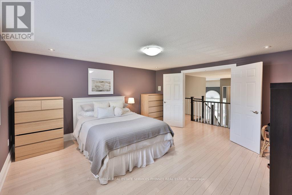 1165 Jeff Drive, Oakville, Ontario  L6J 7N7 - Photo 29 - W12324769
