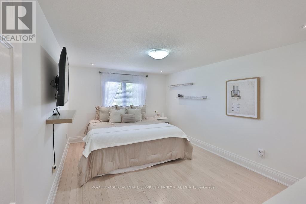 1165 Jeff Drive, Oakville, Ontario  L6J 7N7 - Photo 34 - W12324769