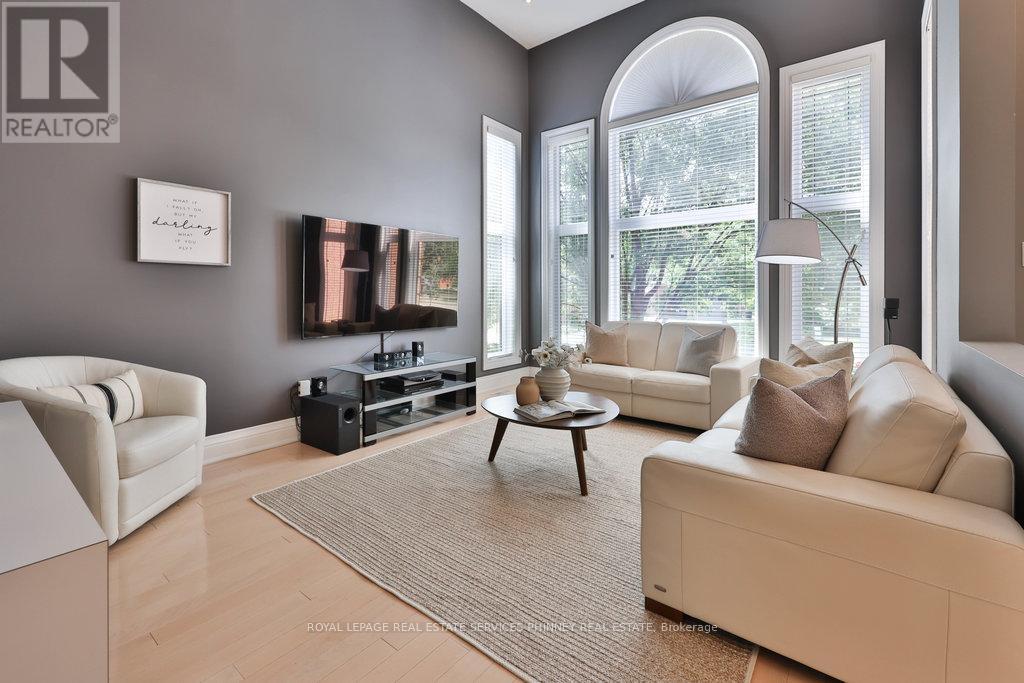 1165 Jeff Drive, Oakville, Ontario  L6J 7N7 - Photo 6 - W12324769