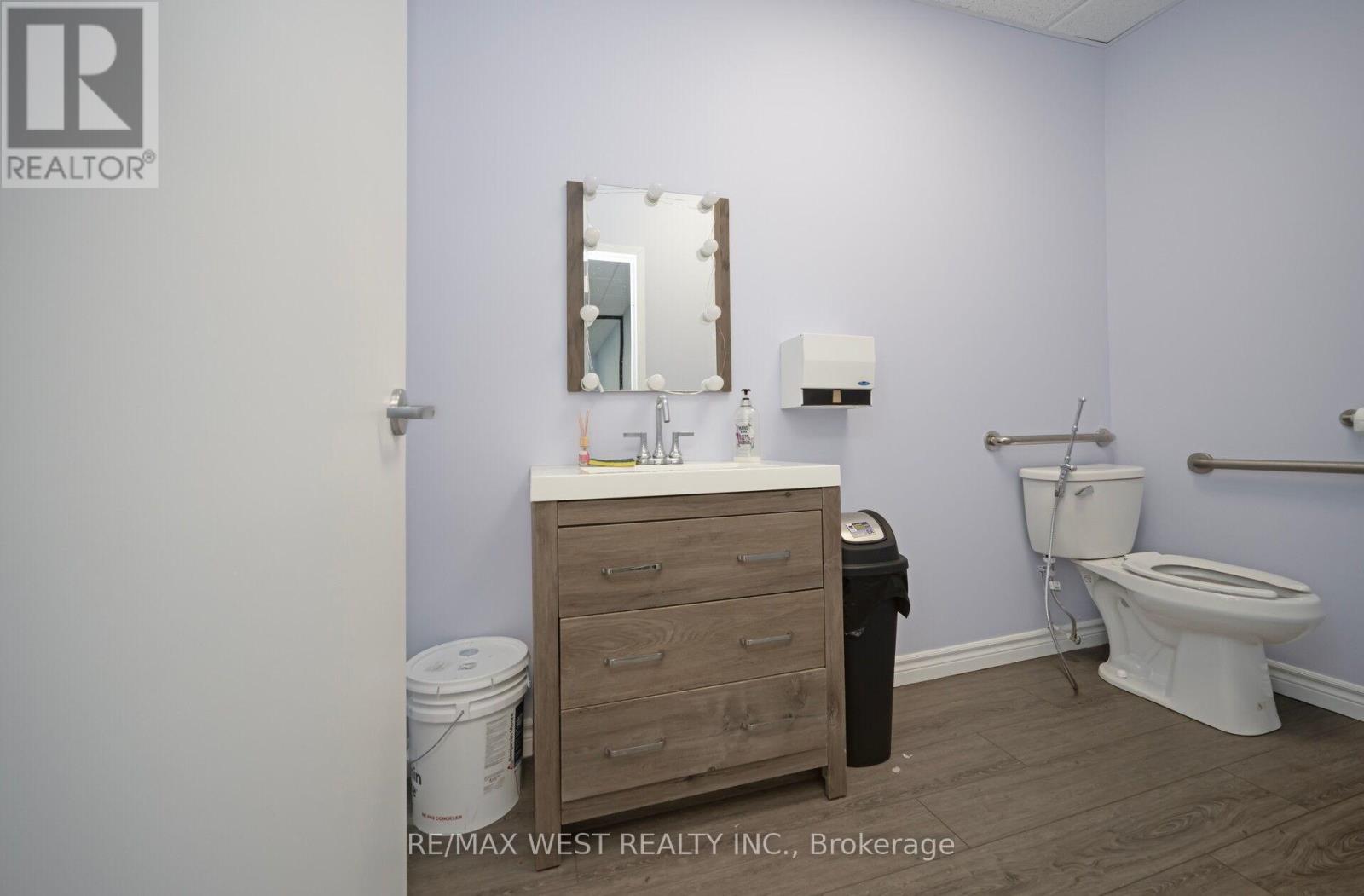 17 - 1235 Queensway E, Mississauga, Ontario  L4Y 0G4 - Photo 10 - W12324809