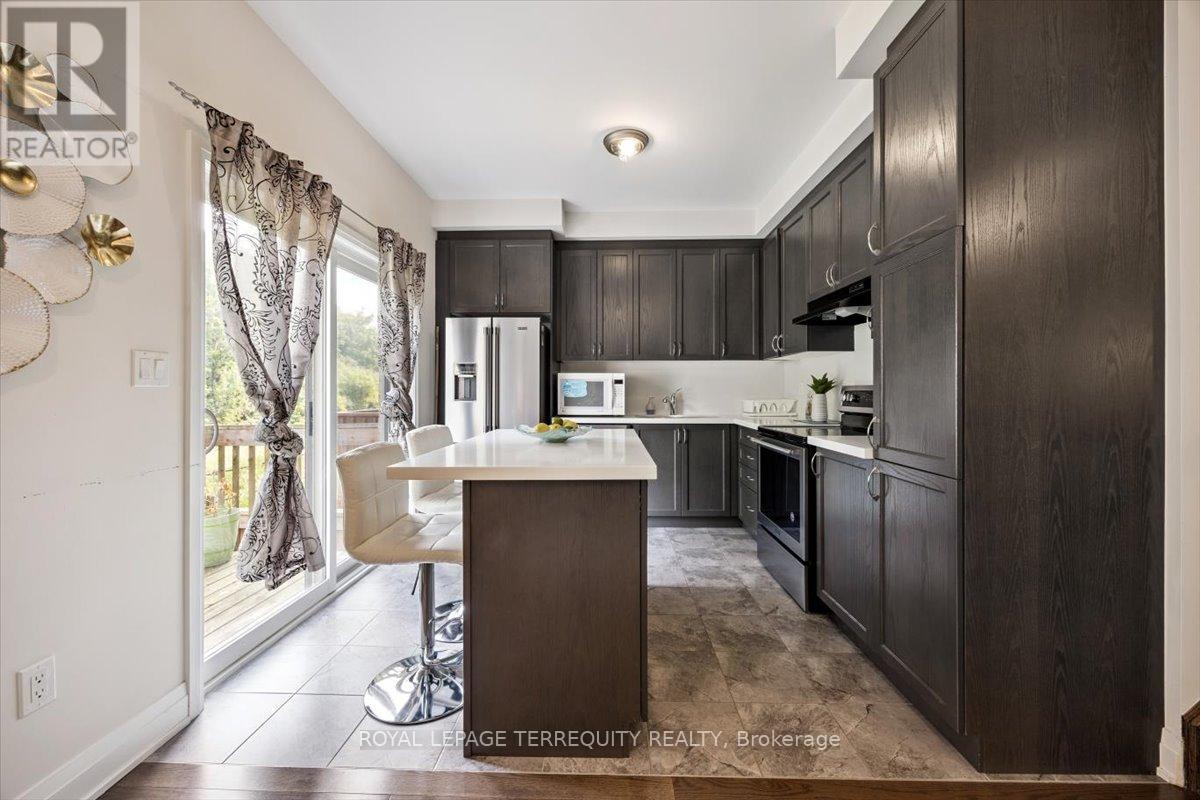 9 Oliana Way, Brampton, Ontario  L6Y 6G8 - Photo 14 - W12324836