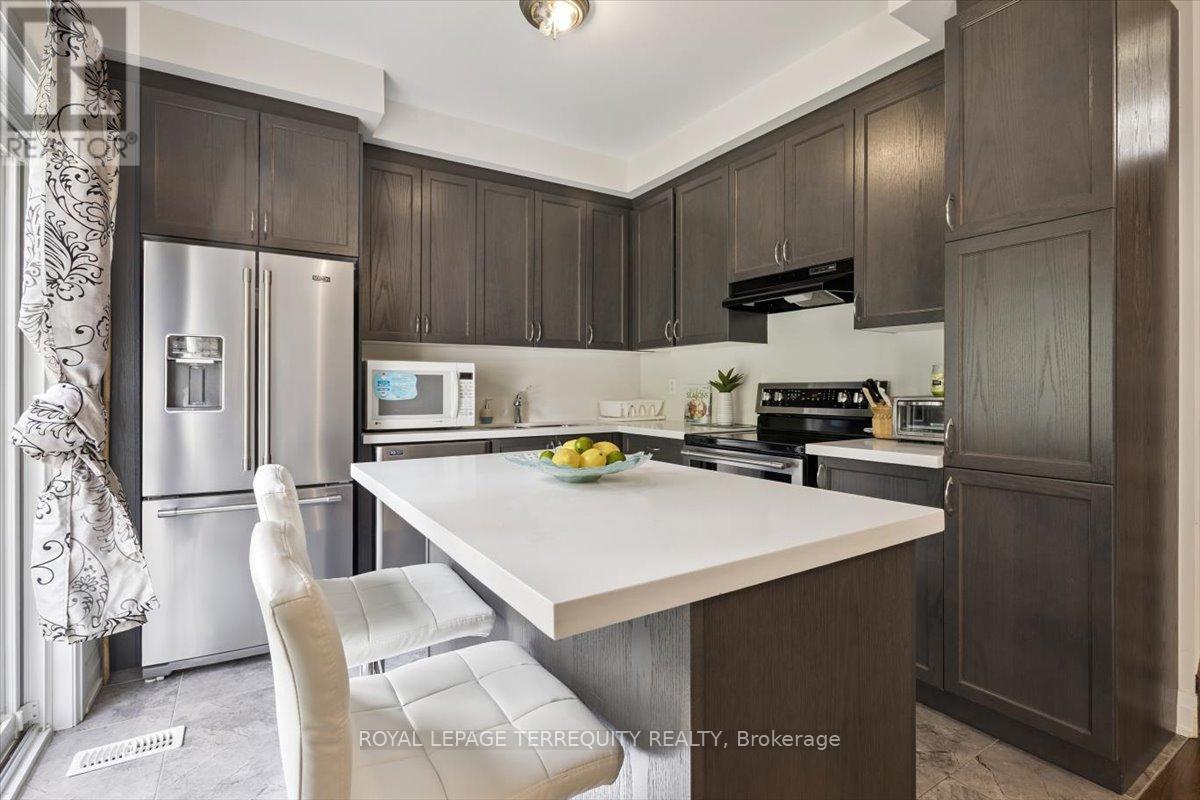 9 Oliana Way, Brampton, Ontario  L6Y 6G8 - Photo 16 - W12324836