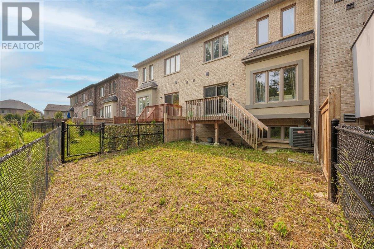 9 Oliana Way, Brampton, Ontario  L6Y 6G8 - Photo 30 - W12324836