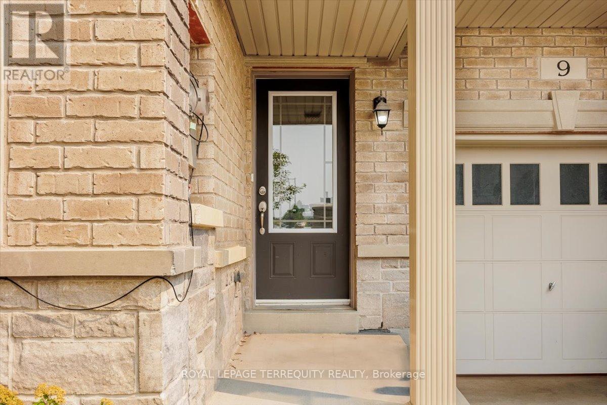 9 Oliana Way, Brampton, Ontario  L6Y 6G8 - Photo 35 - W12324836