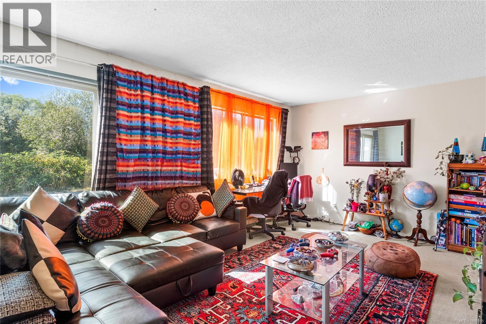 Property at B 1060 St. George Cres image 4