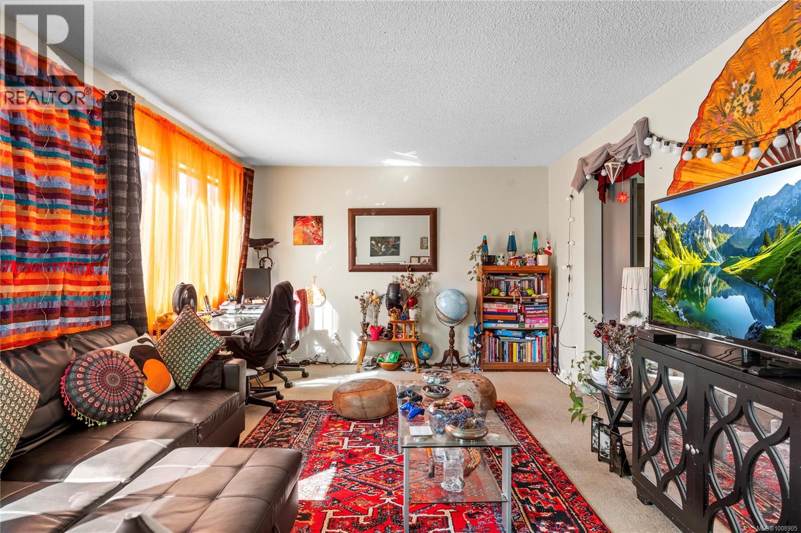 Property at B 1060 St. George Cres image 5