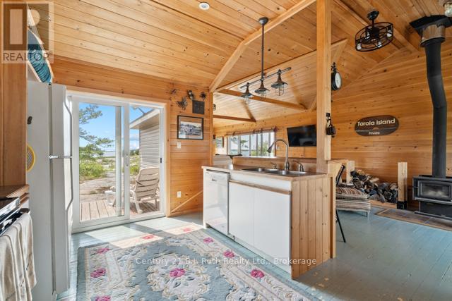1 252c Island, Carling, Ontario  P0G 1G0 - Photo 12 - X12324920
