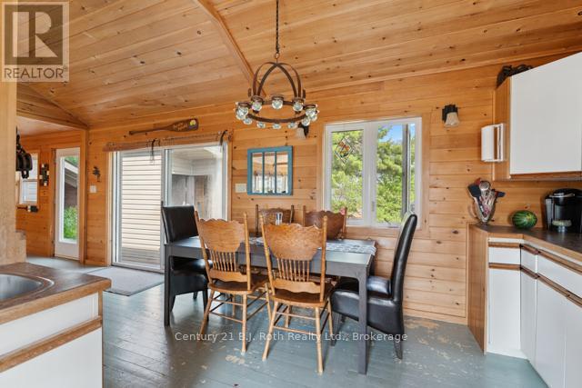 1 252c Island, Carling, Ontario  P0G 1G0 - Photo 14 - X12324920