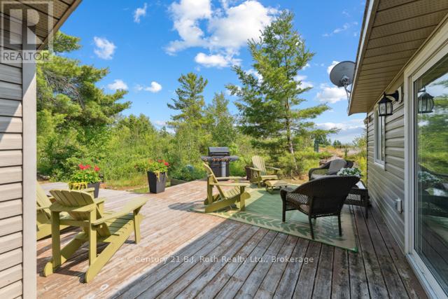 1 252c Island, Carling, Ontario  P0G 1G0 - Photo 21 - X12324920