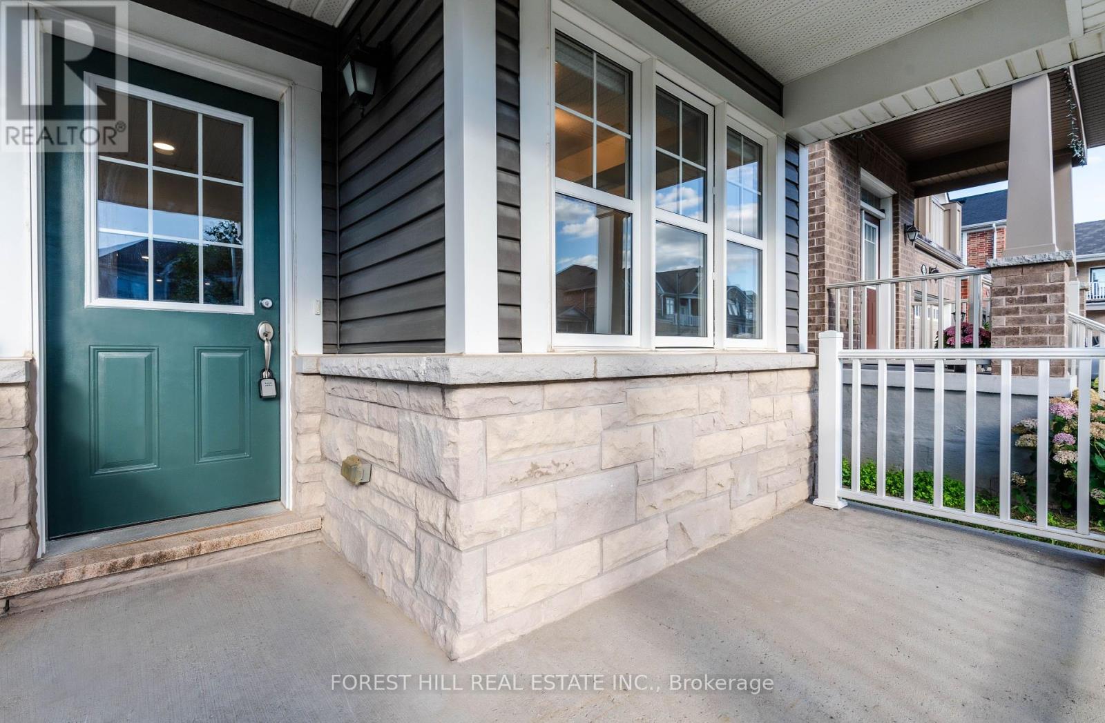 Property at 11 GLENVISTA DRIVE image 3