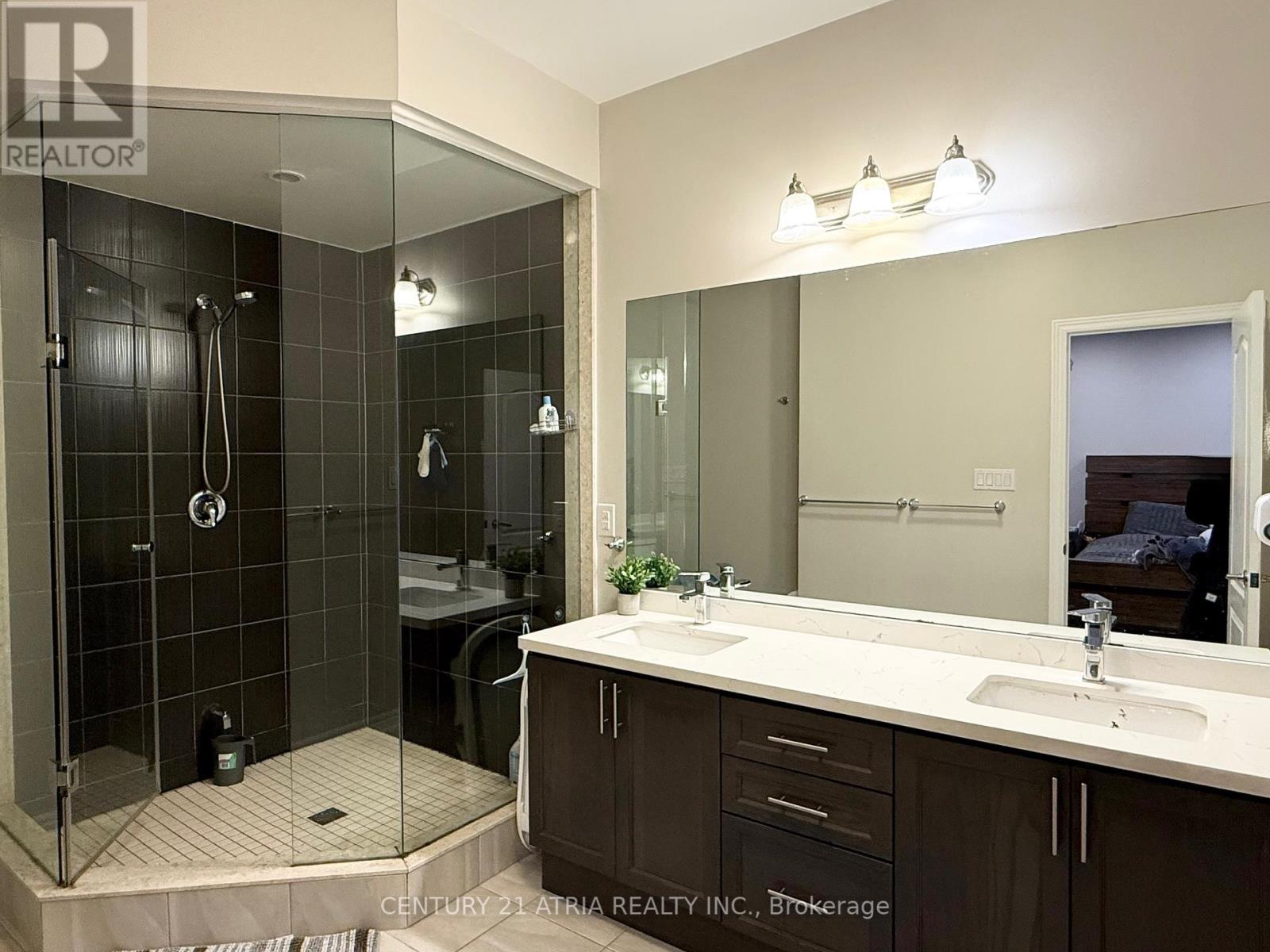 52 Luzon Avenue, Markham, Ontario  L6B 1N6 - Photo 7 - N12324329