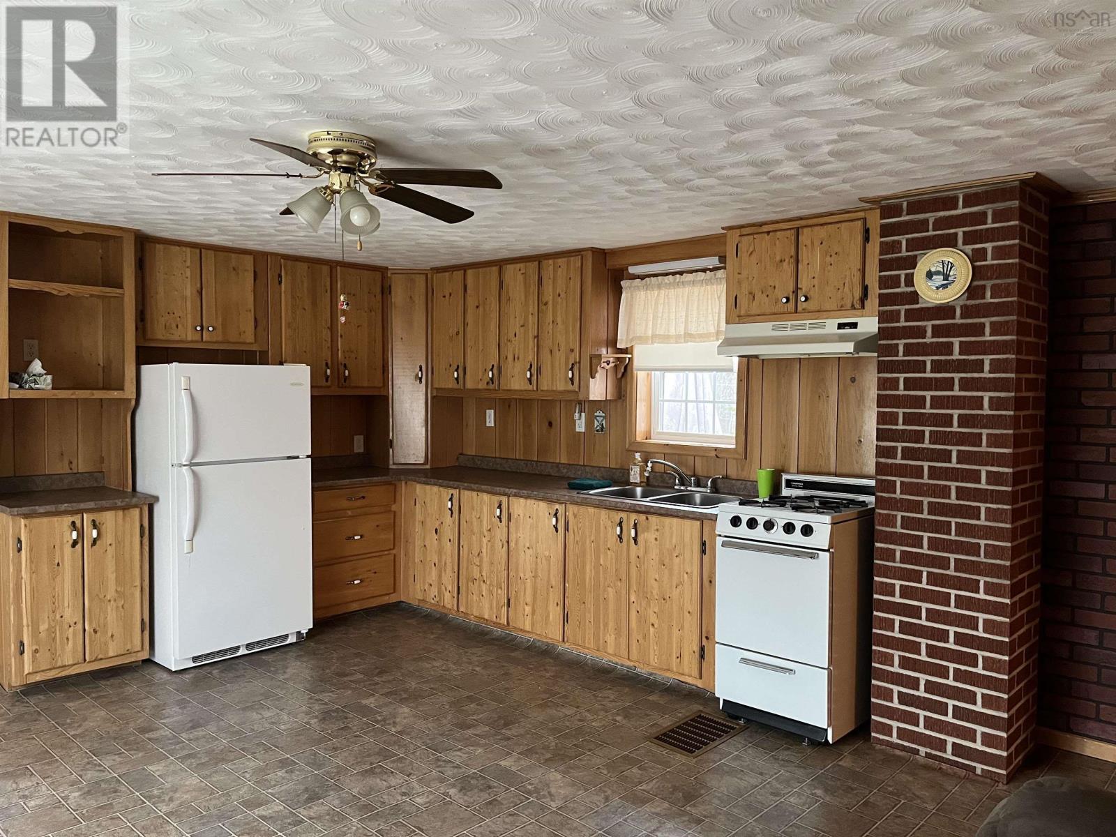 5886 Highway 2, Bass River, Nova Scotia  B0M 1B0 - Photo 3 - 202509106