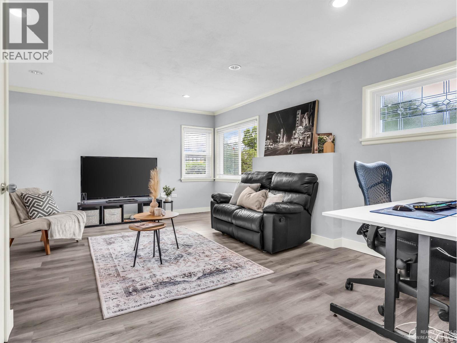 Property at 45 RENFREW STREET image 4