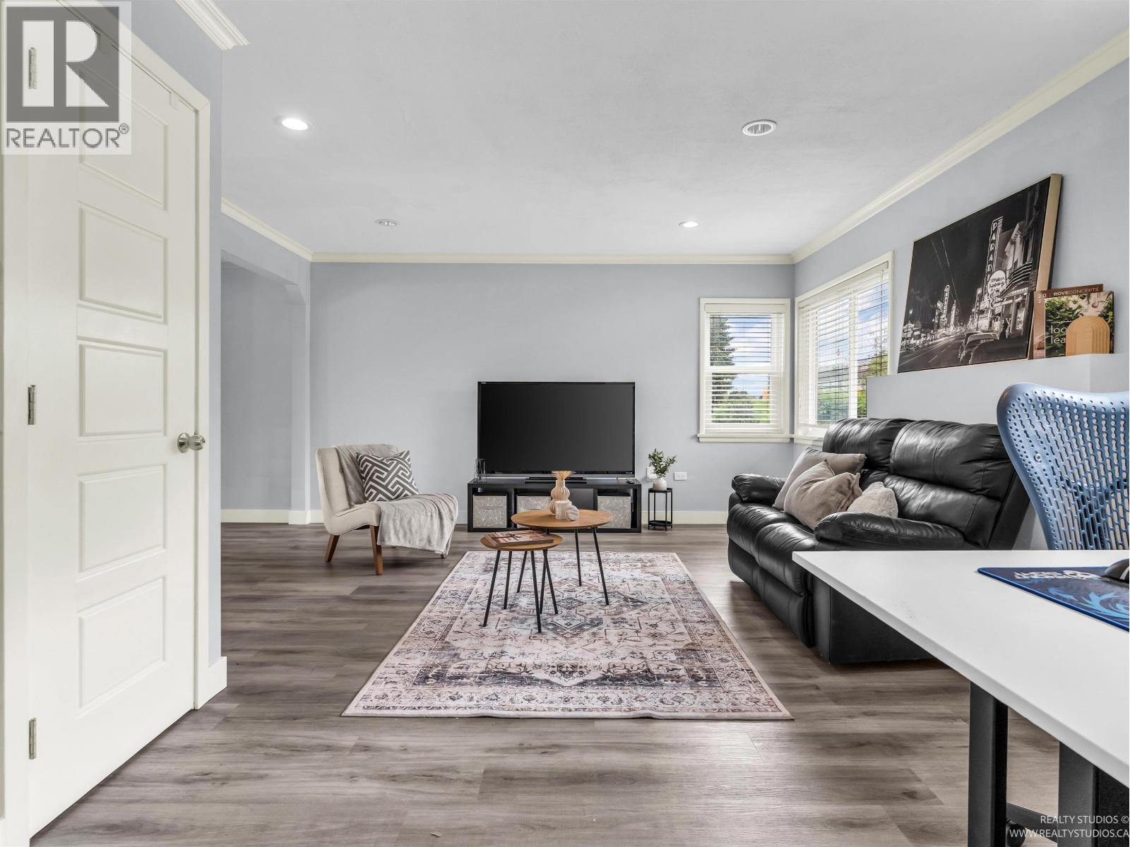 Property at 45 RENFREW STREET image 3