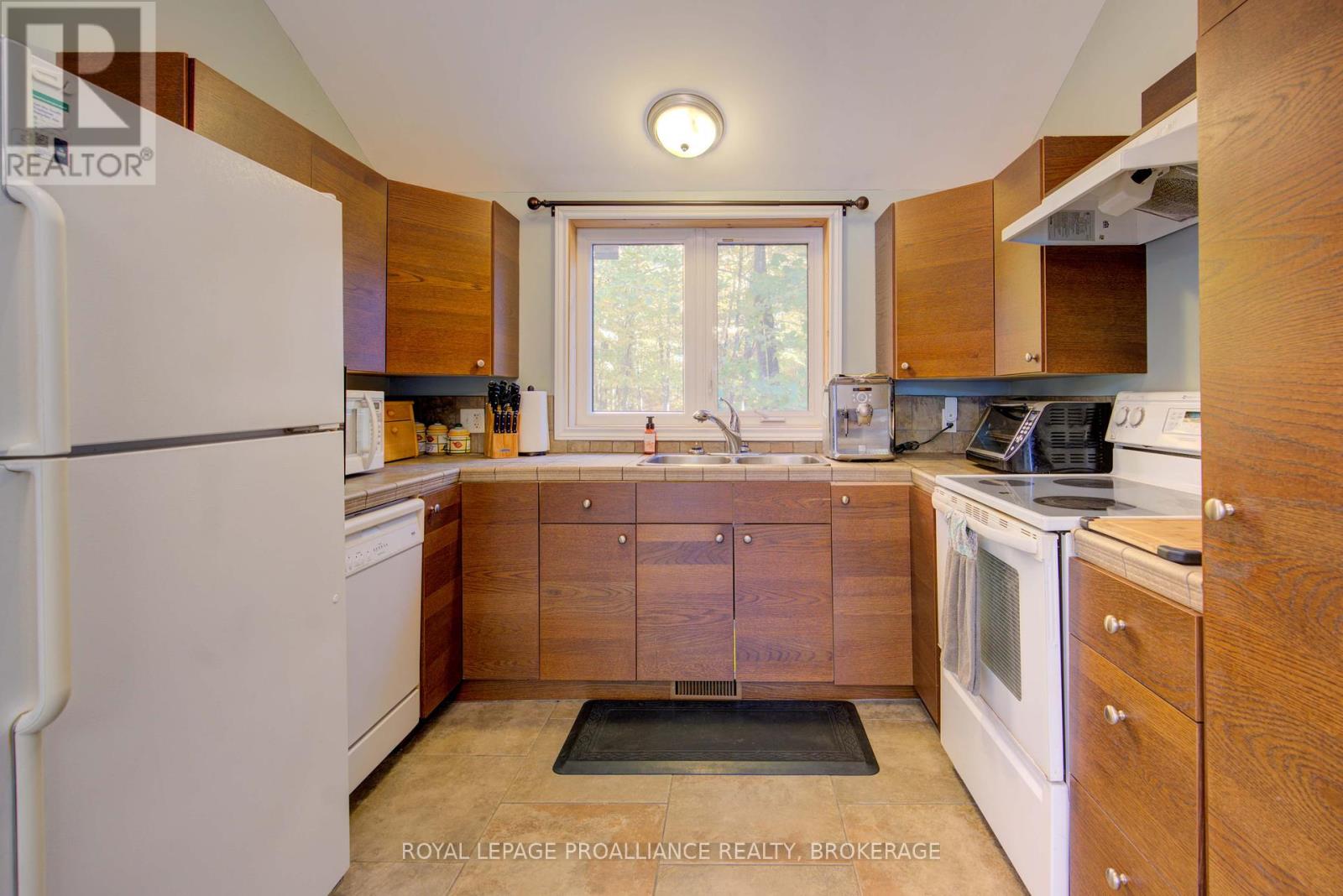 224 Island Drive Lane, Frontenac, Ontario  K0H 2B0 - Photo 14 - X12324998