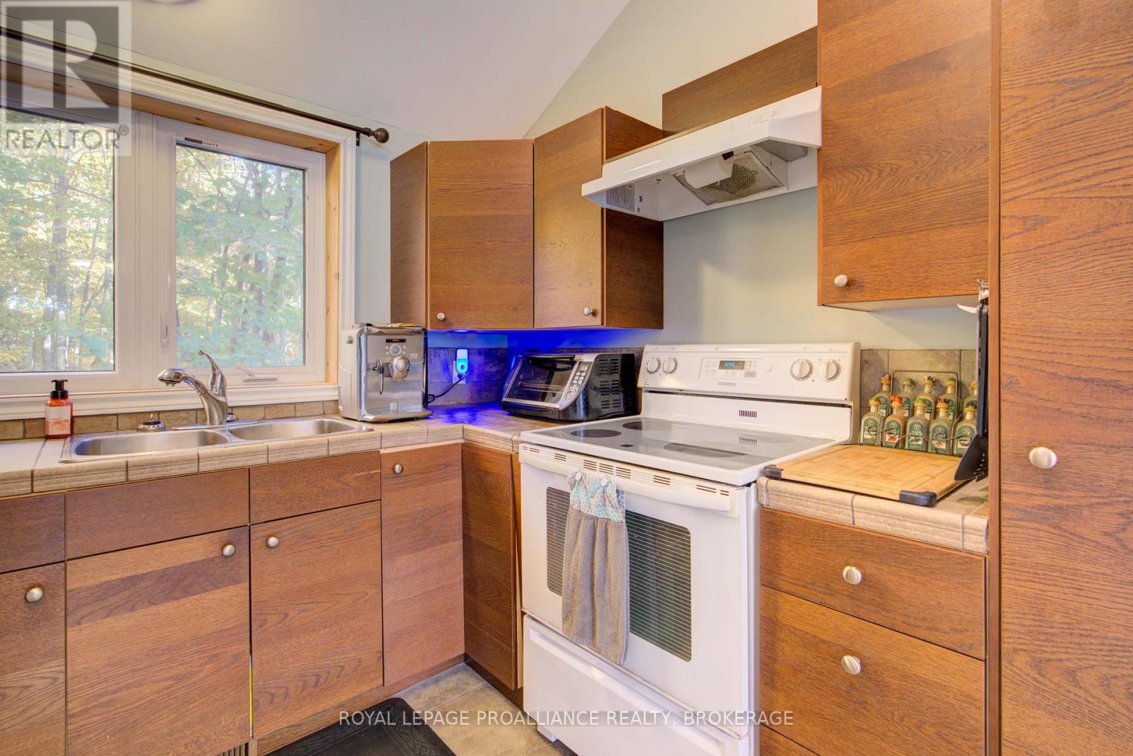 224 Island Drive Lane, Frontenac, Ontario  K0H 2B0 - Photo 16 - X12324998