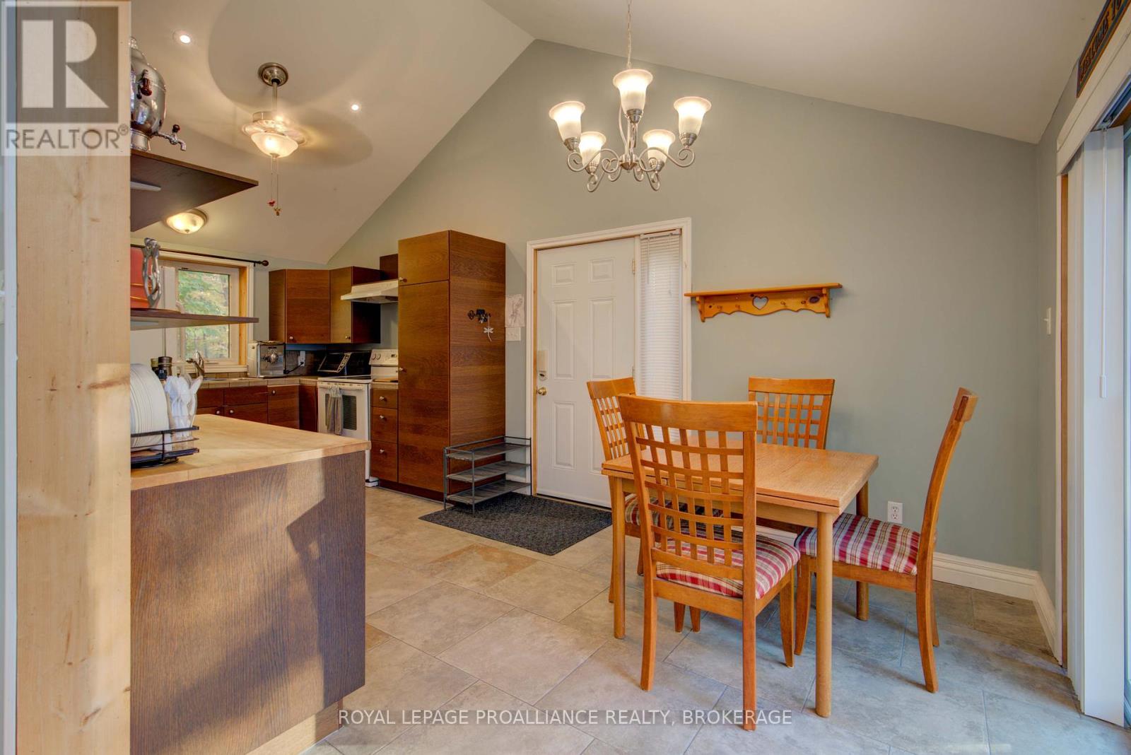 224 Island Drive Lane, Frontenac, Ontario  K0H 2B0 - Photo 17 - X12324998