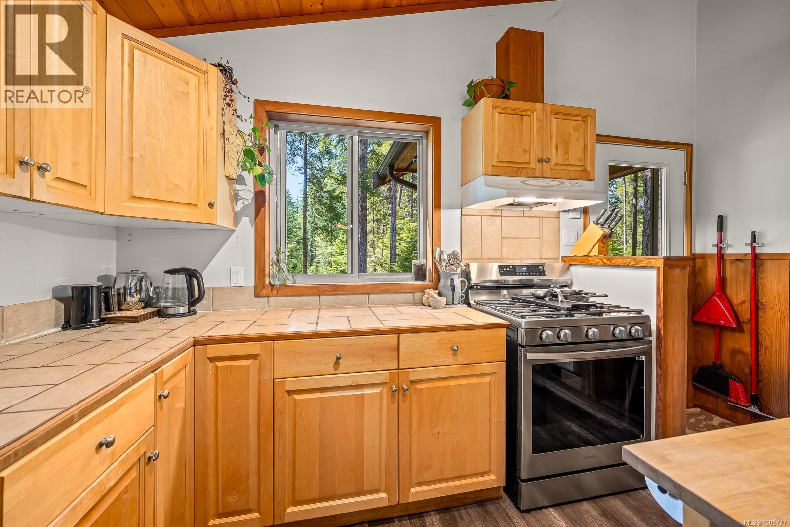 924 Siskin Lane, Cortes Island, British Columbia  V0P 1K0 - Photo 5 - 1008777