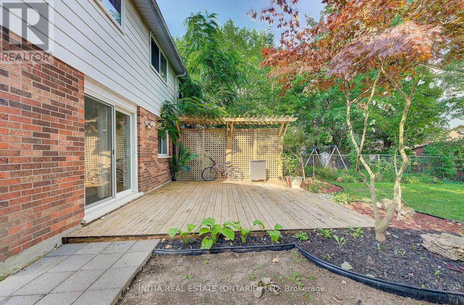 255 Brunswick Crescent, London North, Ontario  N6G 3L1 - Photo 31 - X12324964