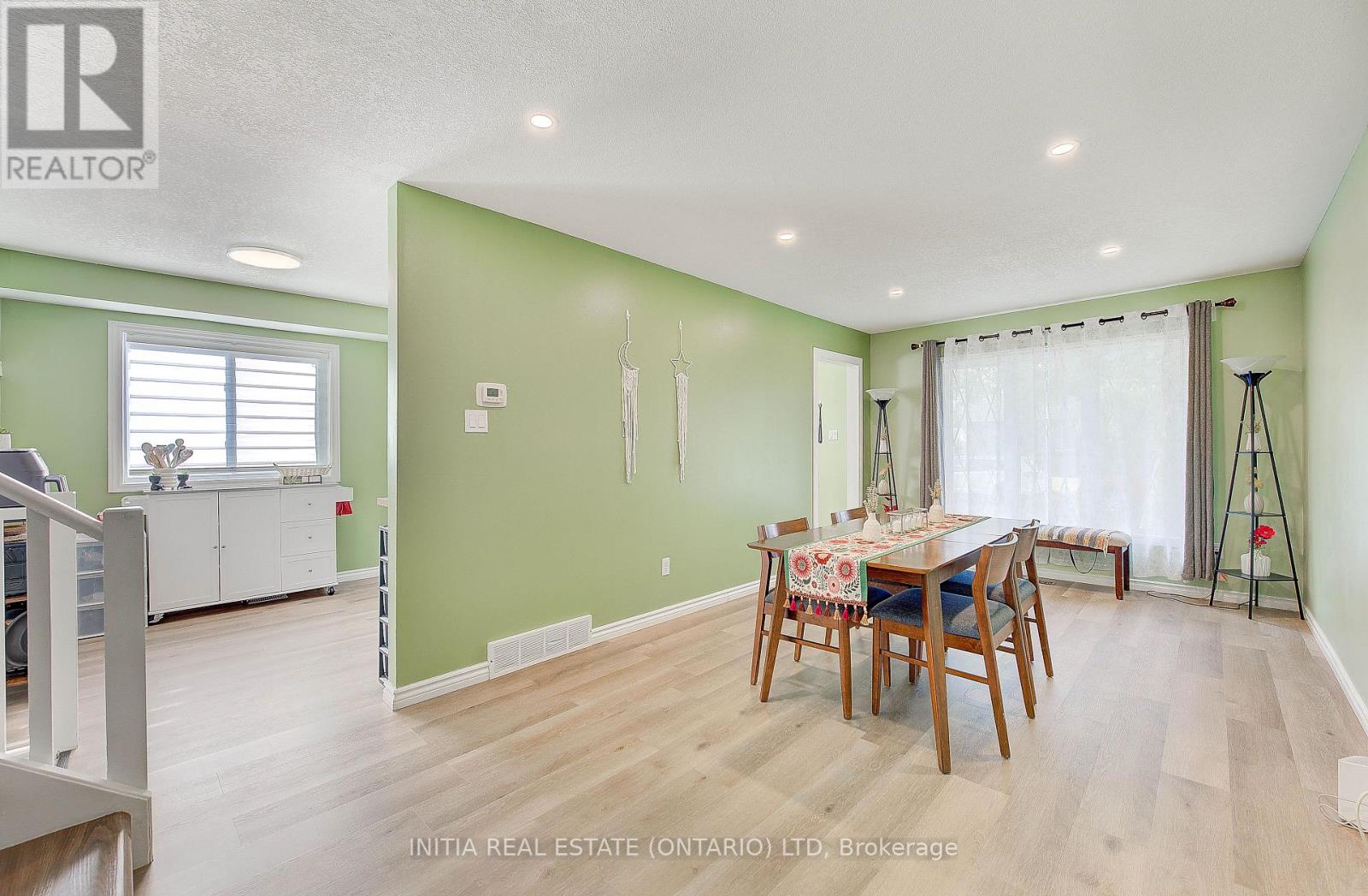 255 Brunswick Crescent, London North, Ontario  N6G 3L1 - Photo 6 - X12324964