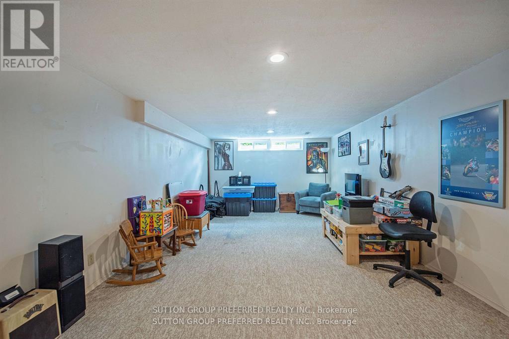 31 Milford Crescent, London North, Ontario  N5X 1A9 - Photo 42 - X12325043