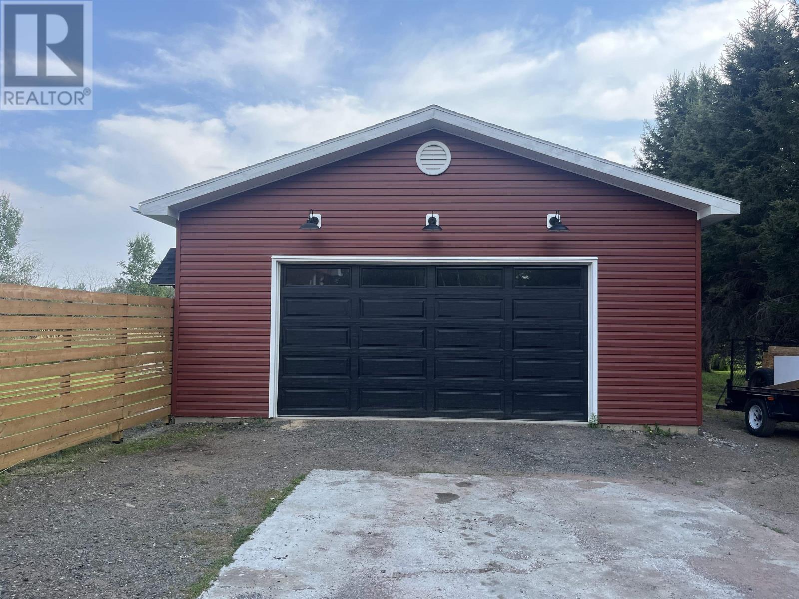 Property at 2056 Rosslyn RD image 2