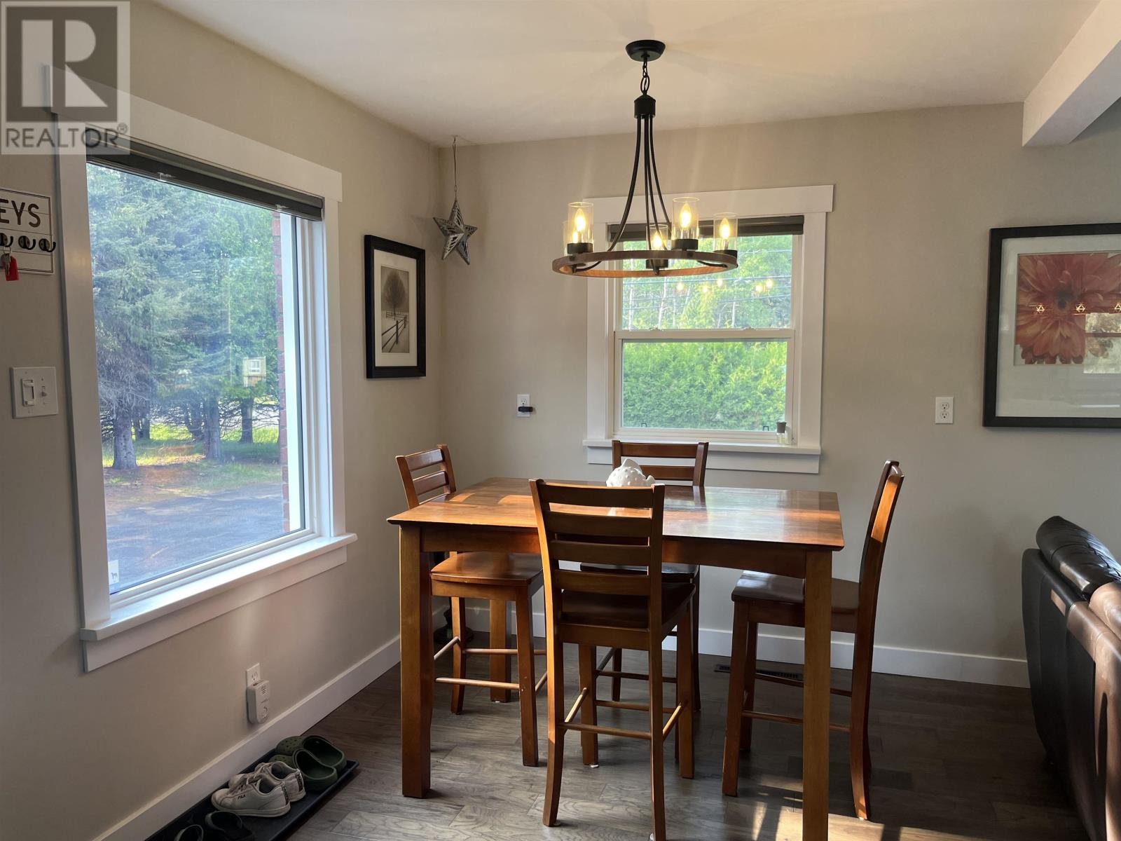 Property at 2056 Rosslyn RD image 4