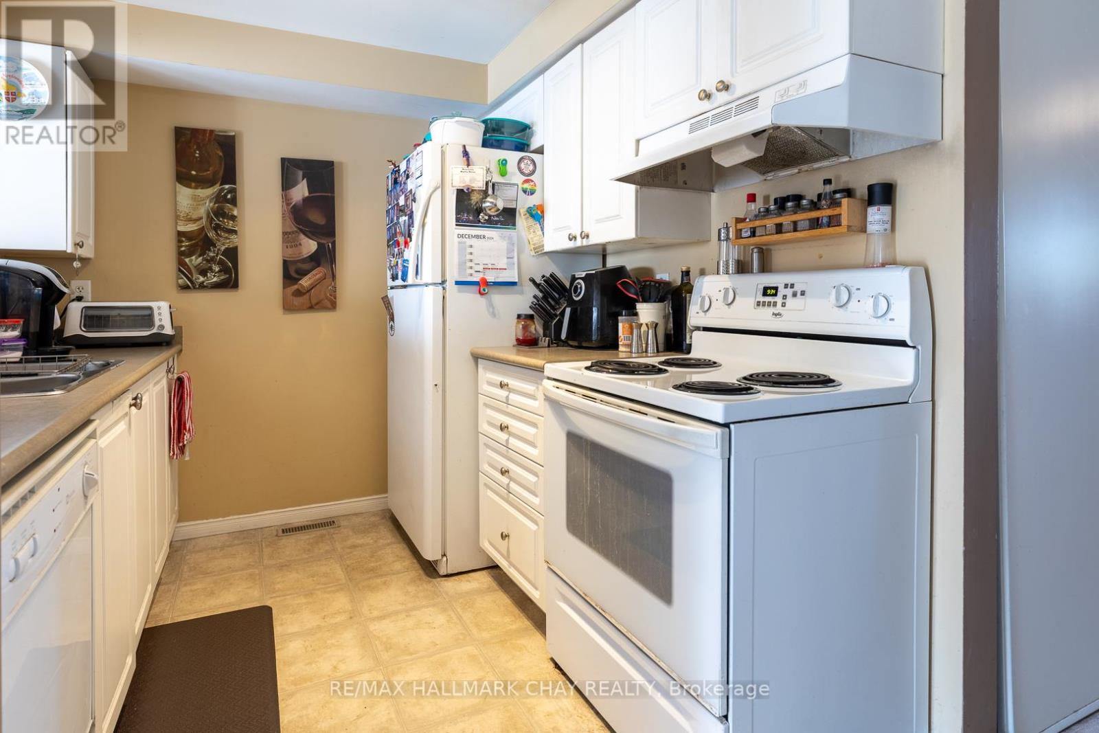 17 Majesty Boulevard, Barrie, Ontario  L4M 7K3 - Photo 3 - S12324901