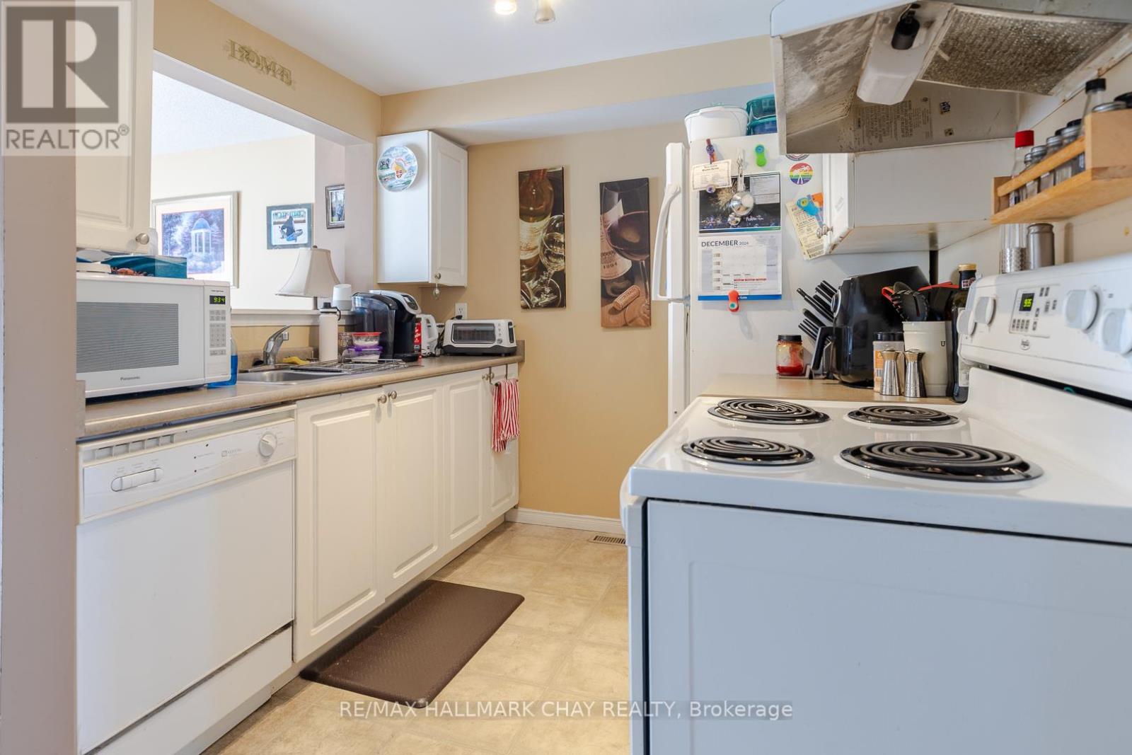 17 Majesty Boulevard, Barrie, Ontario  L4M 7K3 - Photo 4 - S12324901