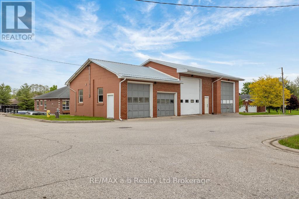 11 Front Street, Norwich, Ontario  N0J 1P0 - Photo 4 - X12325049