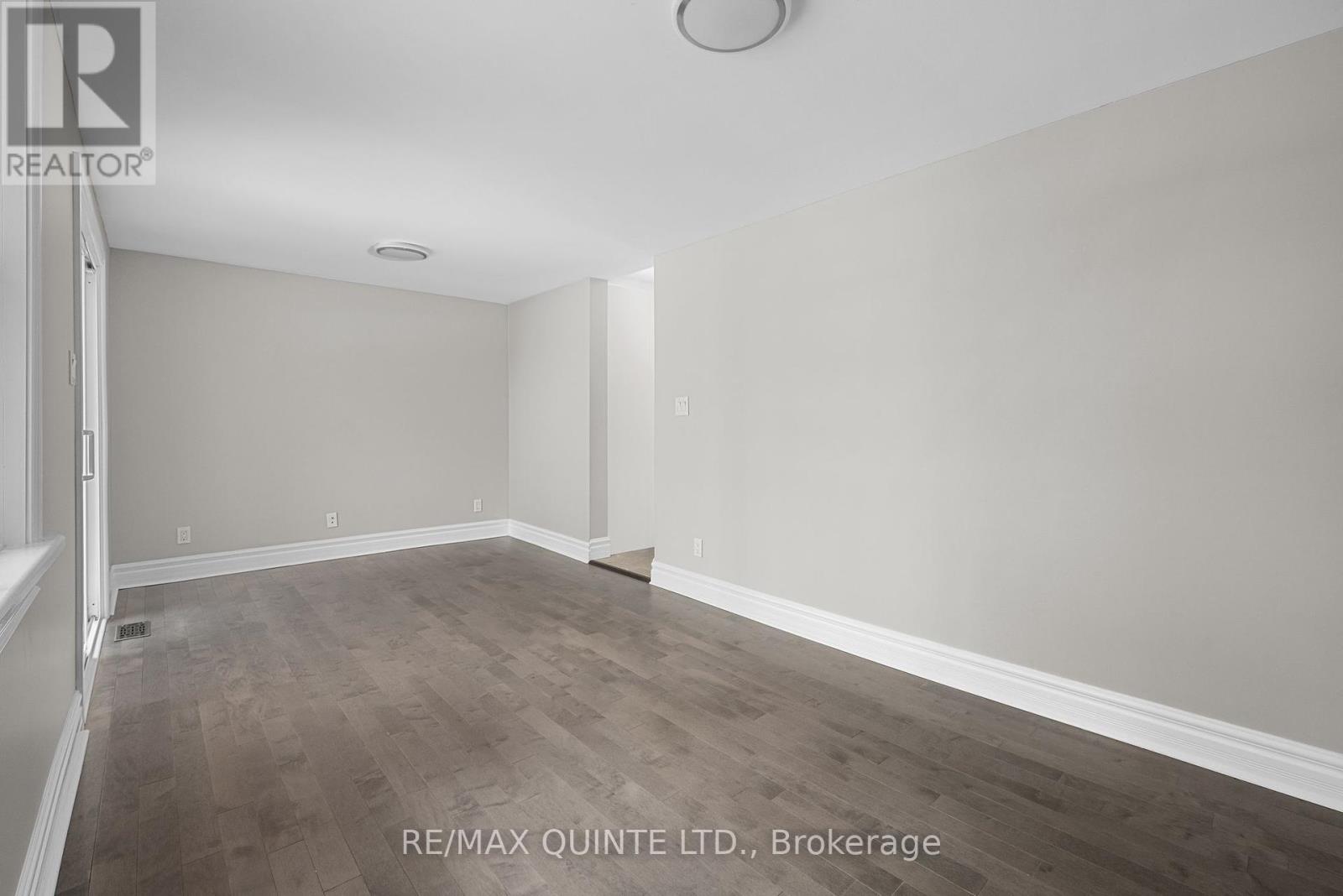 14 Elm Street, Prince Edward County, Ontario  K0K 2T0 - Photo 13 - X12325033