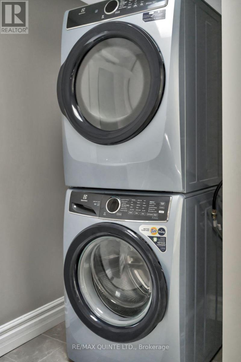 14 Elm Street, Prince Edward County, Ontario  K0K 2T0 - Photo 15 - X12325033