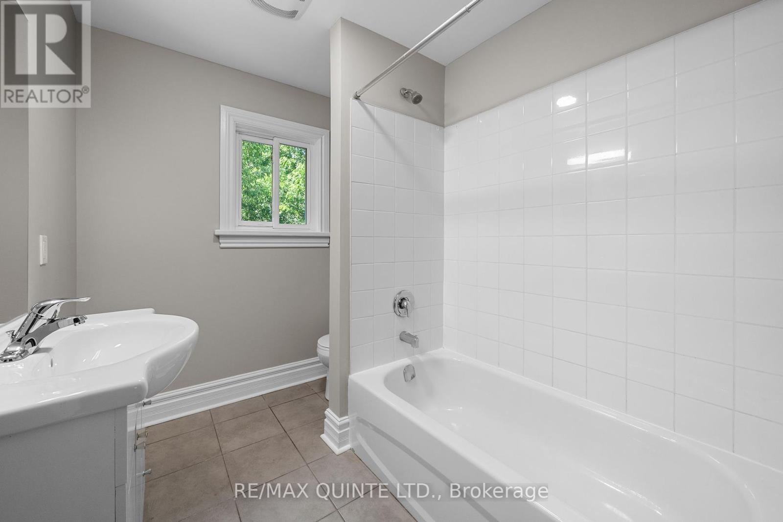 14 Elm Street, Prince Edward County, Ontario  K0K 2T0 - Photo 23 - X12325033