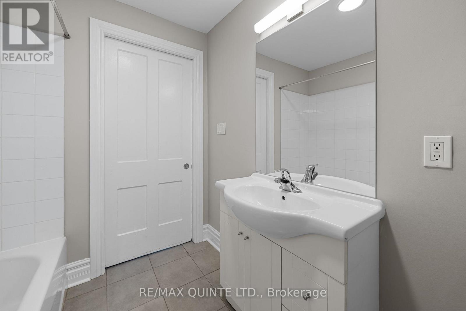 14 Elm Street, Prince Edward County, Ontario  K0K 2T0 - Photo 24 - X12325033