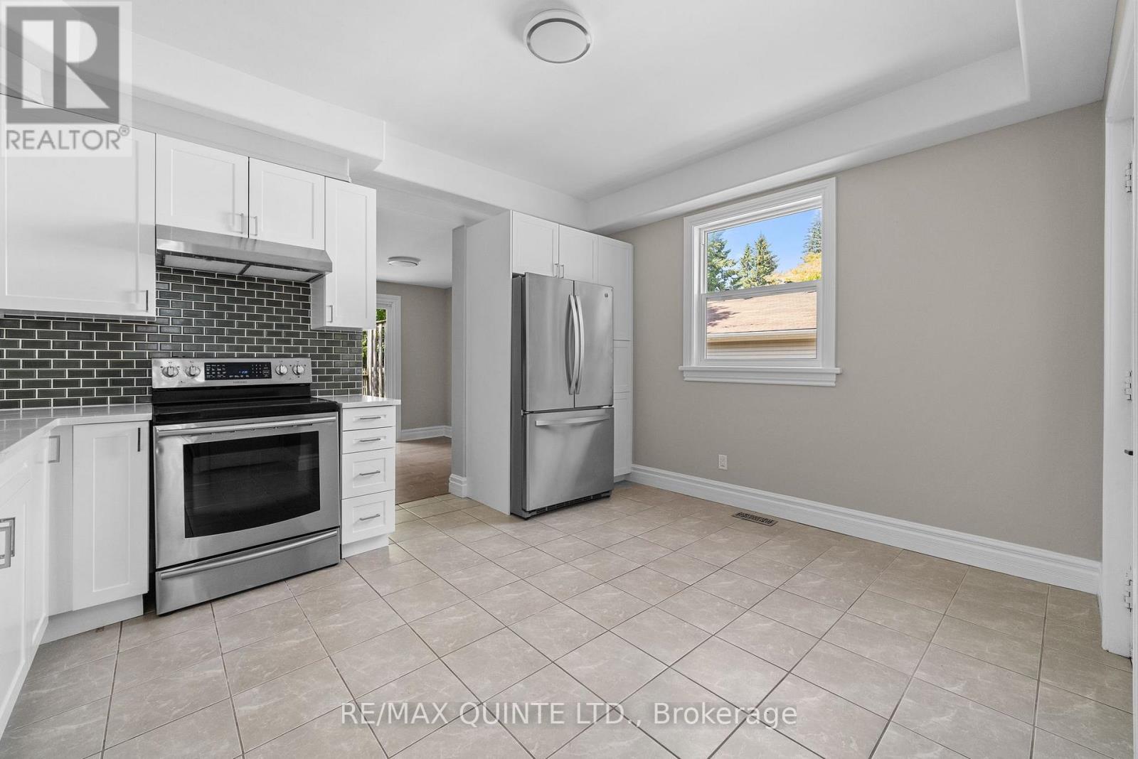 14 Elm Street, Prince Edward County, Ontario  K0K 2T0 - Photo 8 - X12325033